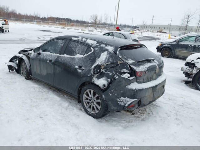 JM1BPAK75N1515789 Mazda Mazda3 Gx