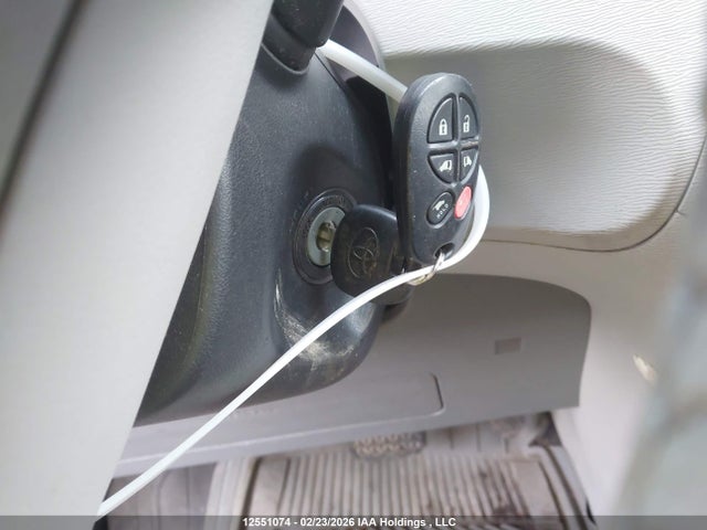 2011 Toyota Sienna Sport მანქანა იყიდება აუქციონზე, vin: 5TDXK3DC7BS053728, აუქციონის ნომერი: 12551074