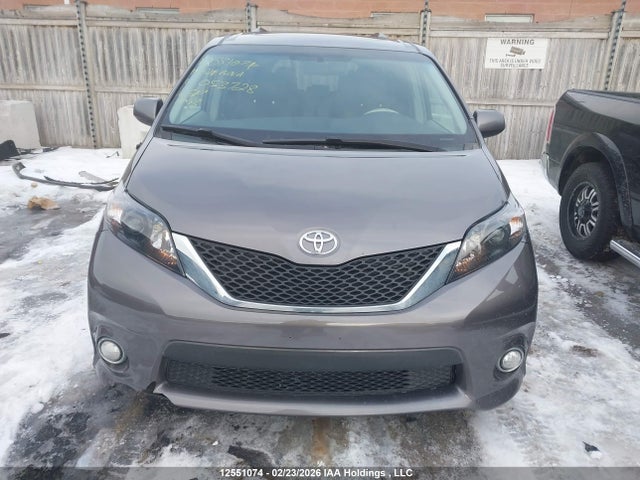 2011 Toyota Sienna Sport მანქანა იყიდება აუქციონზე, vin: 5TDXK3DC7BS053728, აუქციონის ნომერი: 12551074