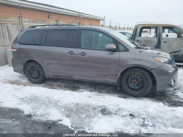 2011 Toyota Sienna Sport მანქანა იყიდება აუქციონზე, vin: 5TDXK3DC7BS053728, აუქციონის ნომერი: 12551074