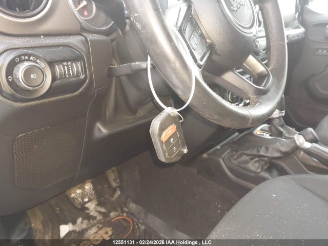 1C4HJXDN0JW204889 Jeep Wrangler Unlimited Sport