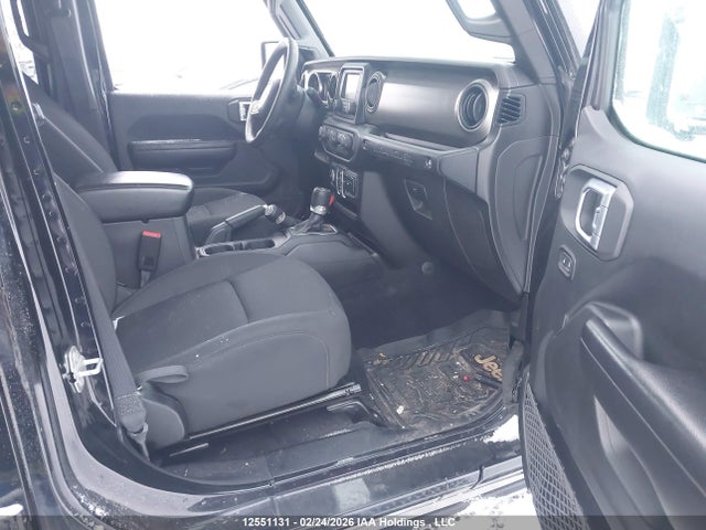 1C4HJXDN0JW204889 Jeep Wrangler Unlimited Sport