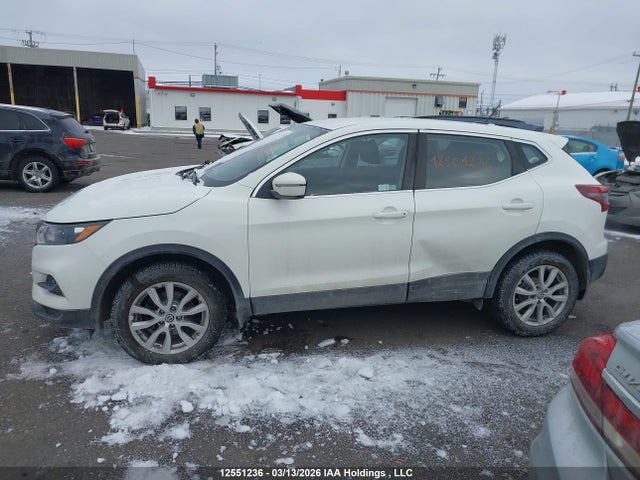 JN1BJ1AV3MW322191 Nissan Qashqai S