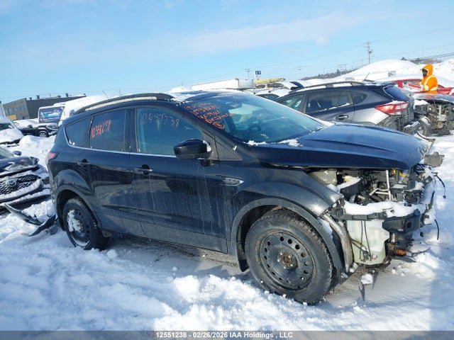 1FMCU9HD3JUC39111 Ford ESCAPE SEL