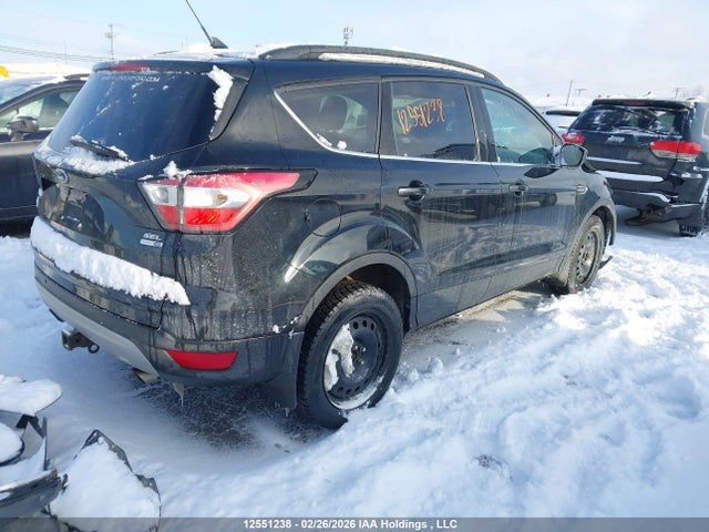 1FMCU9HD3JUC39111 Ford ESCAPE SEL