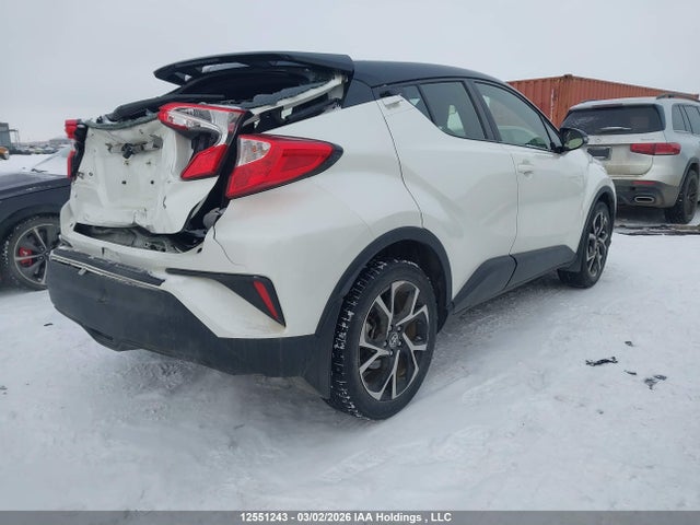 JTNKHMBX5M1102991 Toyota C-hr Xle Premium
