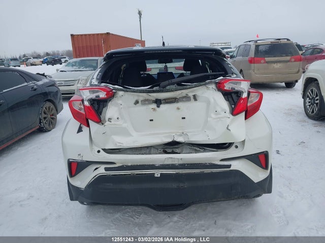 JTNKHMBX5M1102991 Toyota C-hr Xle Premium
