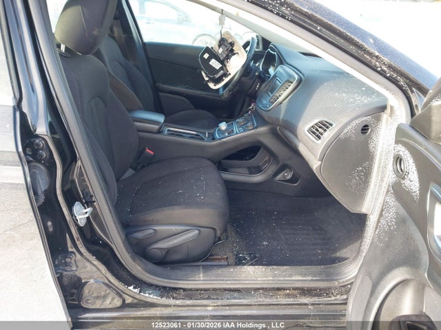 Chrysler 200 Limited 2015 1C3CCCAG2FN525577 Image 5