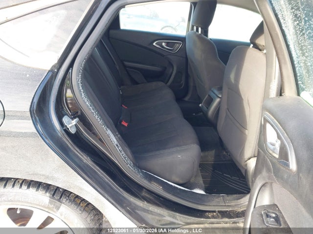 Chrysler 200 Limited 2015 1C3CCCAG2FN525577 Image 8