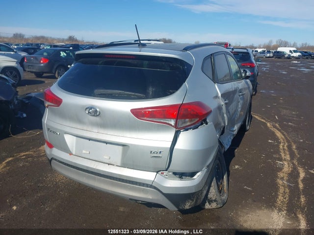 KM8J3CA27HU342025 Hyundai TUCSON SE