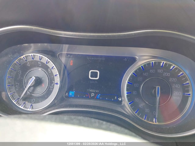 Продажа на аукционе авто 2018 Chrysler 300 Limited, vin: 2C3CCAEG3JH226261, номер лота: 12551399