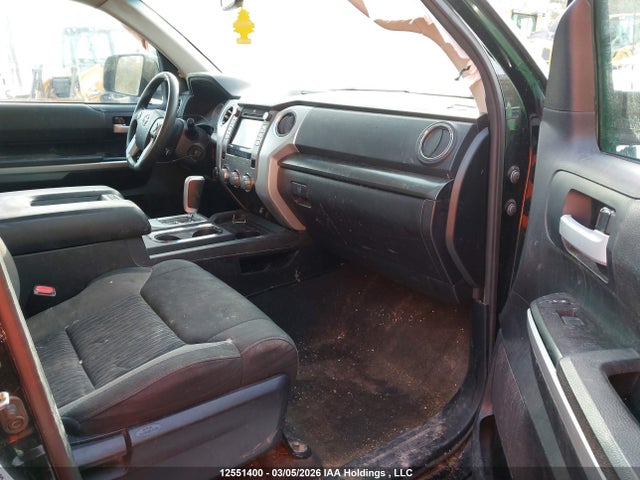5TFUY5F16EX369015 Toyota Tundra Sr 5.7l V8