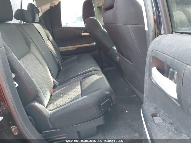 5TFUY5F16EX369015 Toyota Tundra Sr 5.7l V8
