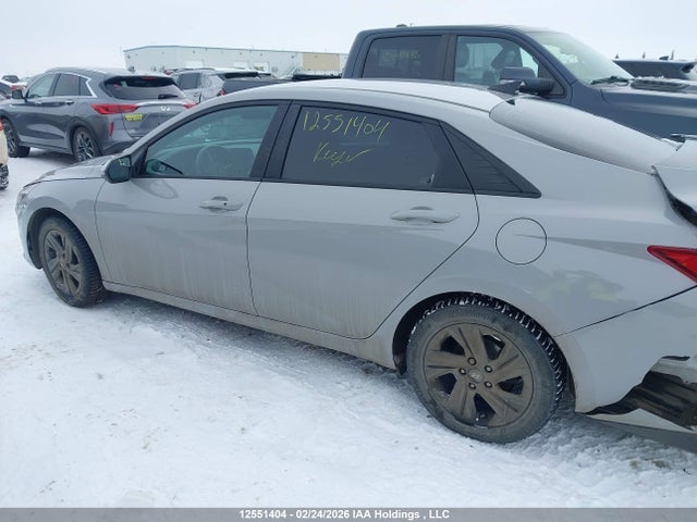 KMHLM4AG4NU340686 Hyundai ELANTRA SEL