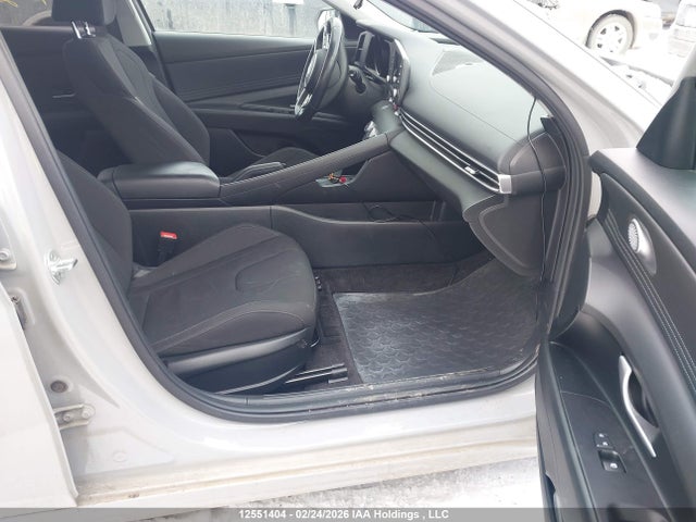 KMHLM4AG4NU340686 Hyundai ELANTRA SEL