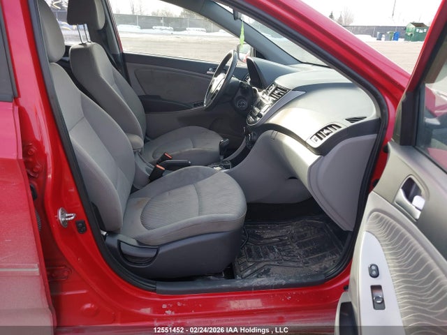 KMHCU4AE3GU982446 Hyundai Accent