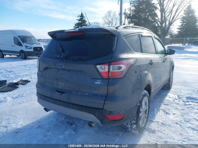 1FMCU9GD2JUB30107 Ford ESCAPE SE