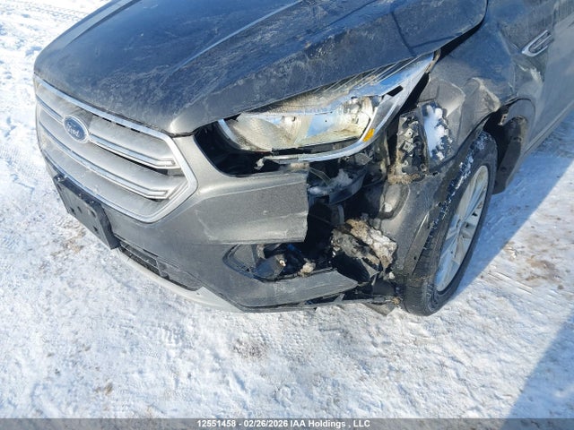 1FMCU9GD2JUB30107 Ford ESCAPE SE