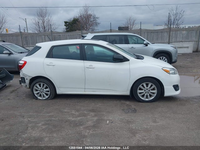 12551544 :رقم المزاد ، 2T1KU4EE5DC951072 vin ، 2013 Toyota Matrix Wagon مزاد بيع