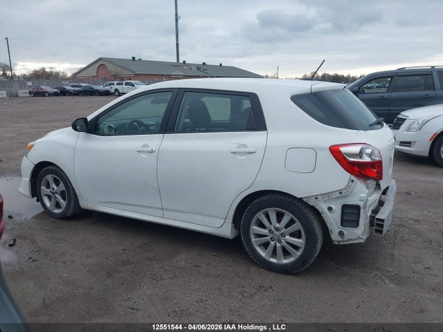 12551544 :رقم المزاد ، 2T1KU4EE5DC951072 vin ، 2013 Toyota Matrix Wagon مزاد بيع