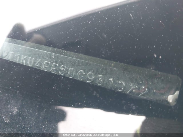 12551544 :رقم المزاد ، 2T1KU4EE5DC951072 vin ، 2013 Toyota Matrix Wagon مزاد بيع