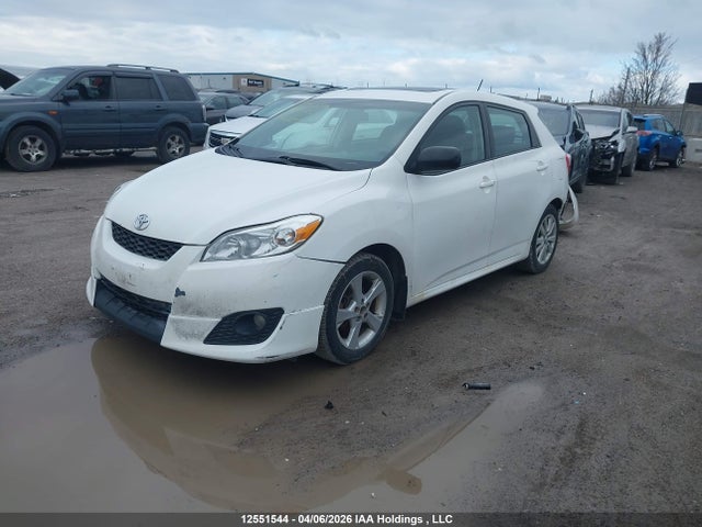 12551544 :رقم المزاد ، 2T1KU4EE5DC951072 vin ، 2013 Toyota Matrix Wagon مزاد بيع