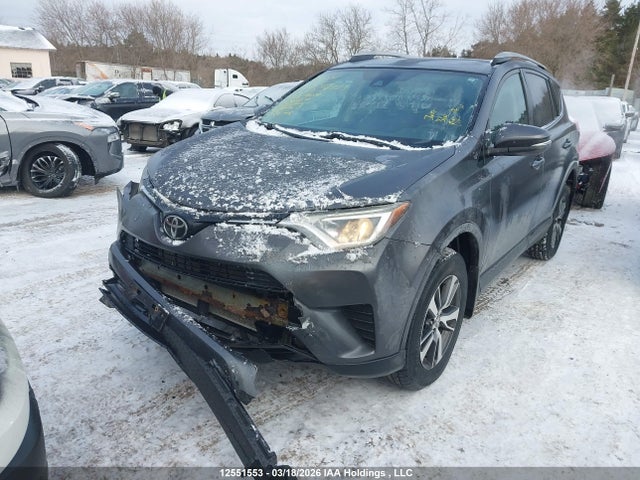 Toyota RAV4 LE 2018 2T3ZFREV7JW443404 Image 2