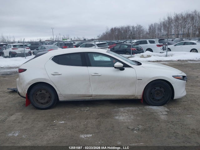 JM1BPBJY5M1310603 Mazda 3