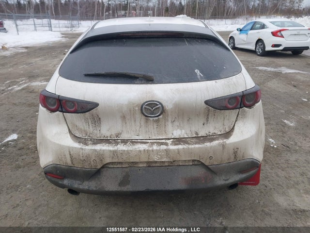 JM1BPBJY5M1310603 Mazda 3