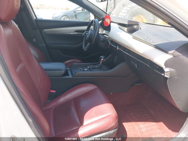 JM1BPBJY5M1310603 Mazda 3