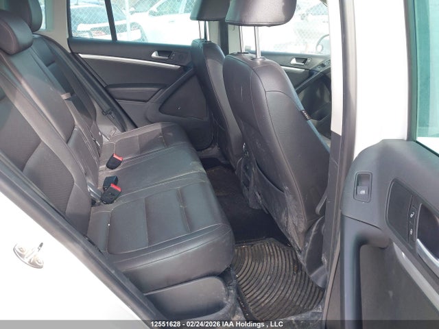 WVGJV7AXXFW546042 Volkswagen Tiguan S/se/sel/r-line