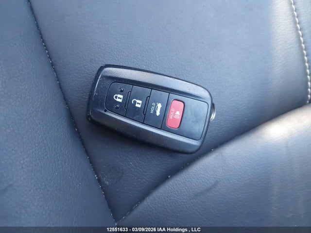 5YFBPRBE3LP038298 Toyota COROLLA LE