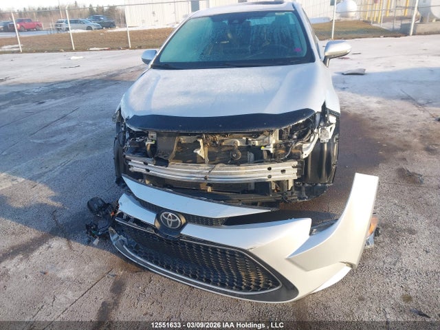 5YFBPRBE3LP038298 Toyota COROLLA LE