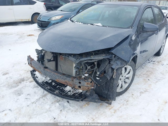 12551670 :رقم المزاد ، 2T1BURHE8FC371584 vin ، 2015 Toyota Corolla Le مزاد بيع