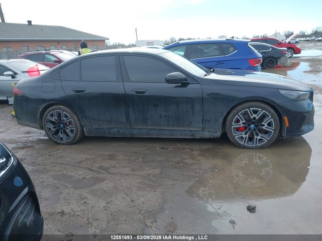 WBY13HG03SCS09880 BMW i5