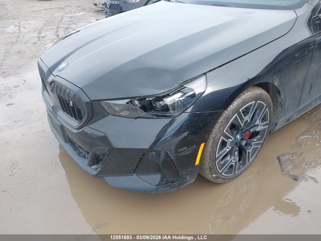 WBY13HG03SCS09880 BMW i5