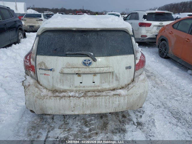 JTDKDTB38F1094525 Toyota PRIUS C