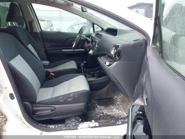 JTDKDTB38F1094525 Toyota PRIUS C