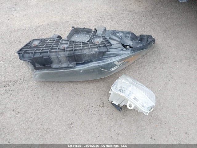 1FMCU9J93HUD13515 Ford Escape
