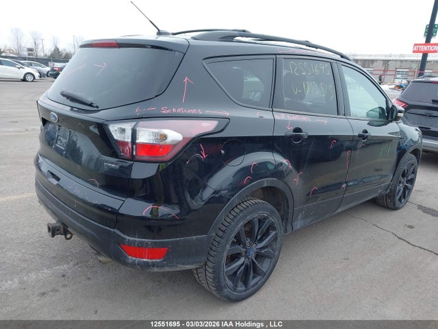 1FMCU9J93HUD13515 Ford Escape