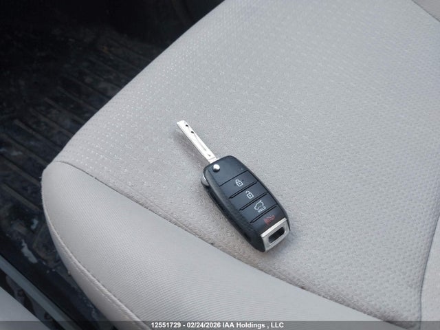 KNDMA5C10H6261945 KIA Sedona L