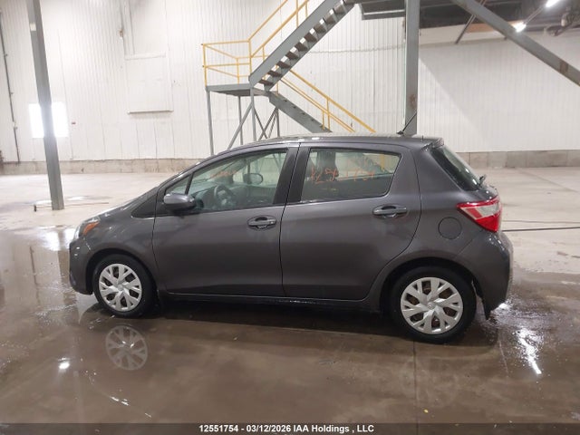 VNKKTUD36JA087806 Toyota YARIS LE