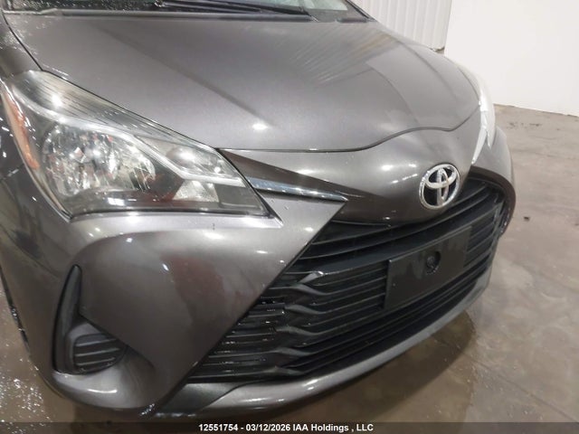 VNKKTUD36JA087806 Toyota YARIS LE