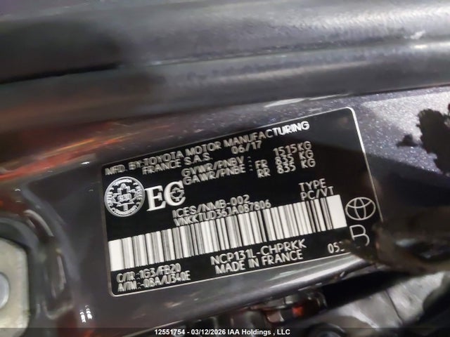 VNKKTUD36JA087806 Toyota YARIS LE