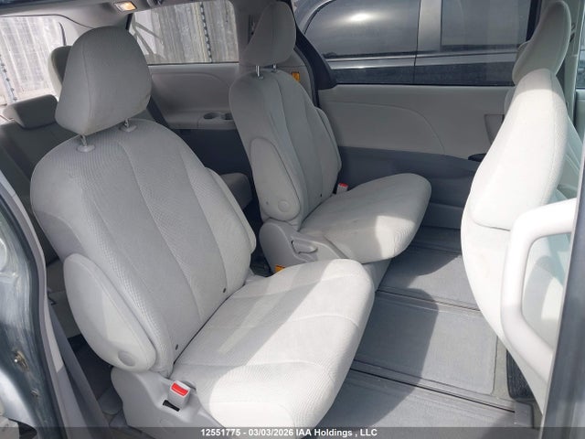2012 Toyota Sienna მანქანა იყიდება აუქციონზე, vin: 5TDZK3DC4CS222100, აუქციონის ნომერი: 12551775
