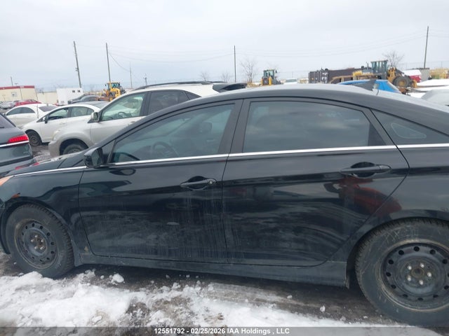 2011 Hyundai Sonata მანქანა იყიდება აუქციონზე, vin: 5NPEB4AC1BH136613, აუქციონის ნომერი: 12551792