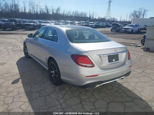 WDDZF4KB1HA061056 Mercedes-Benz E 300 4matic