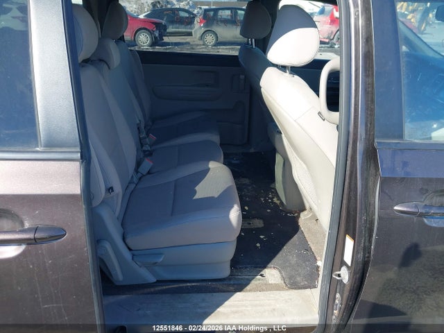 KNDMB5C14J6357113 KIA SEDONA LX