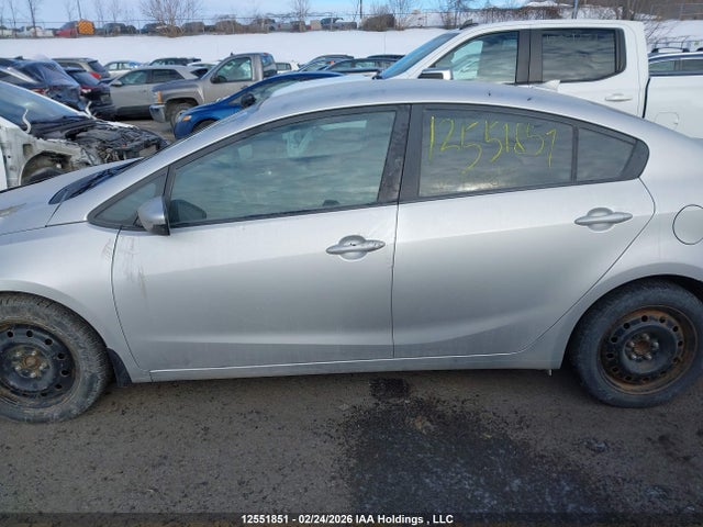 KNAFX4A63G5497815 KIA Forte