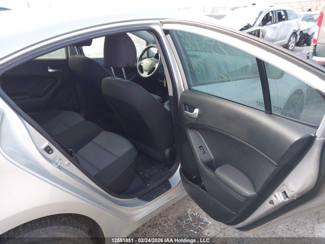 KNAFX4A63G5497815 KIA Forte